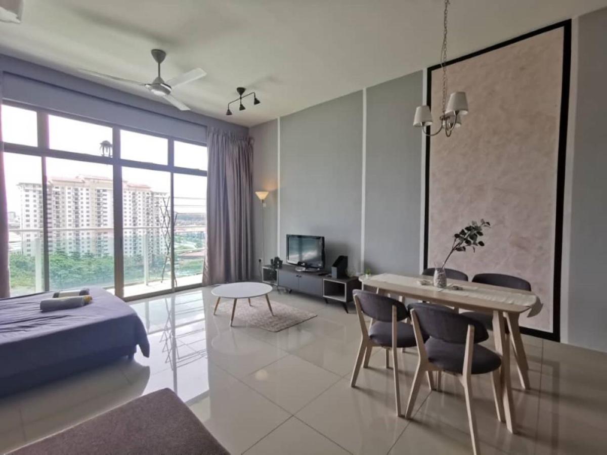 11-Modern Homestay Palazio Lake View Mount Austin Palazio Near Aeon Themepark Toppen Ikea Джохор-Бару Экстерьер фото