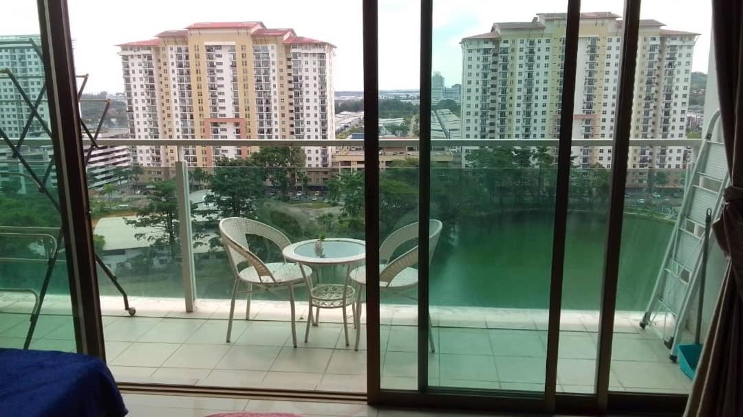 11-Modern Homestay Palazio Lake View Mount Austin Palazio Near Aeon Themepark Toppen Ikea Джохор-Бару Экстерьер фото