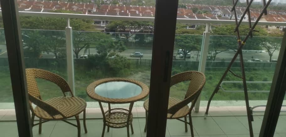 11-Modern Homestay Palazio Lake View Mount Austin Palazio Near Aeon Themepark Toppen Ikea Джохор-Бару Экстерьер фото